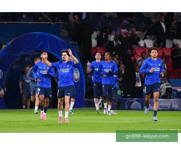 塔瓦雷斯近期比赛表现稳健，状态得到回暖，成为球队的重要支柱。