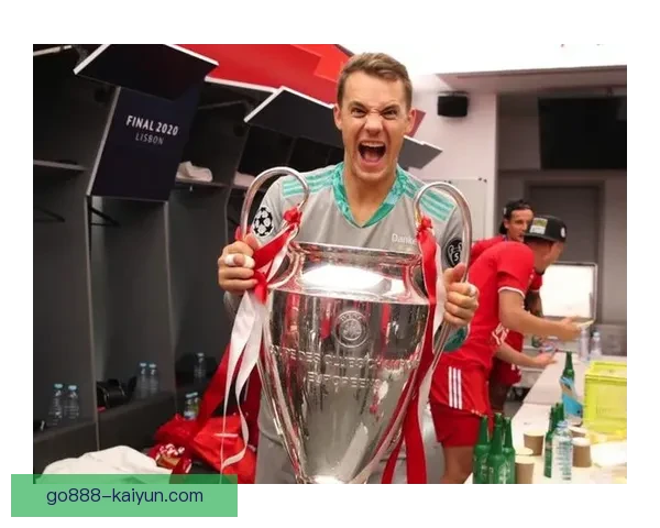 诺伊尔比赛稳定性持续提升，成为球队后防线的坚固屏障